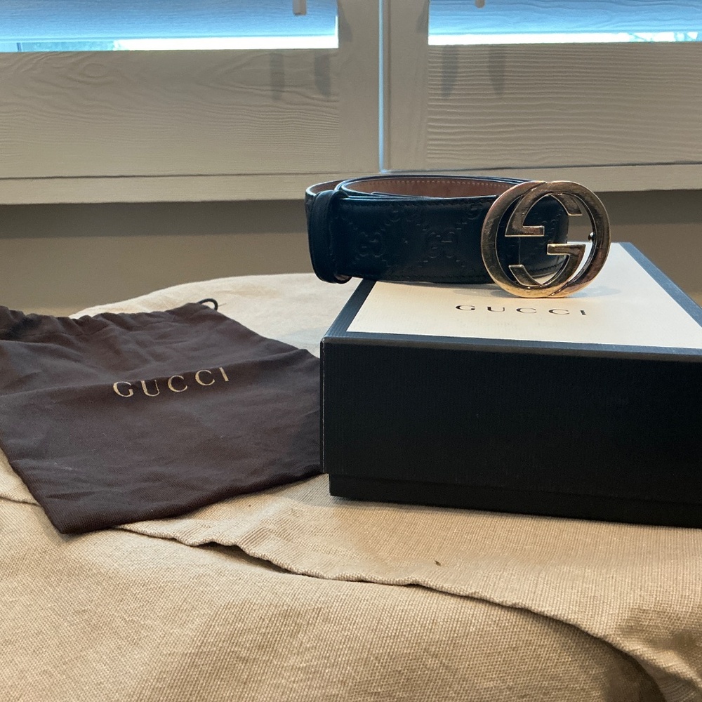 Vintage Gucci women’s black leather monogrammed belt - Picture 2 of 6